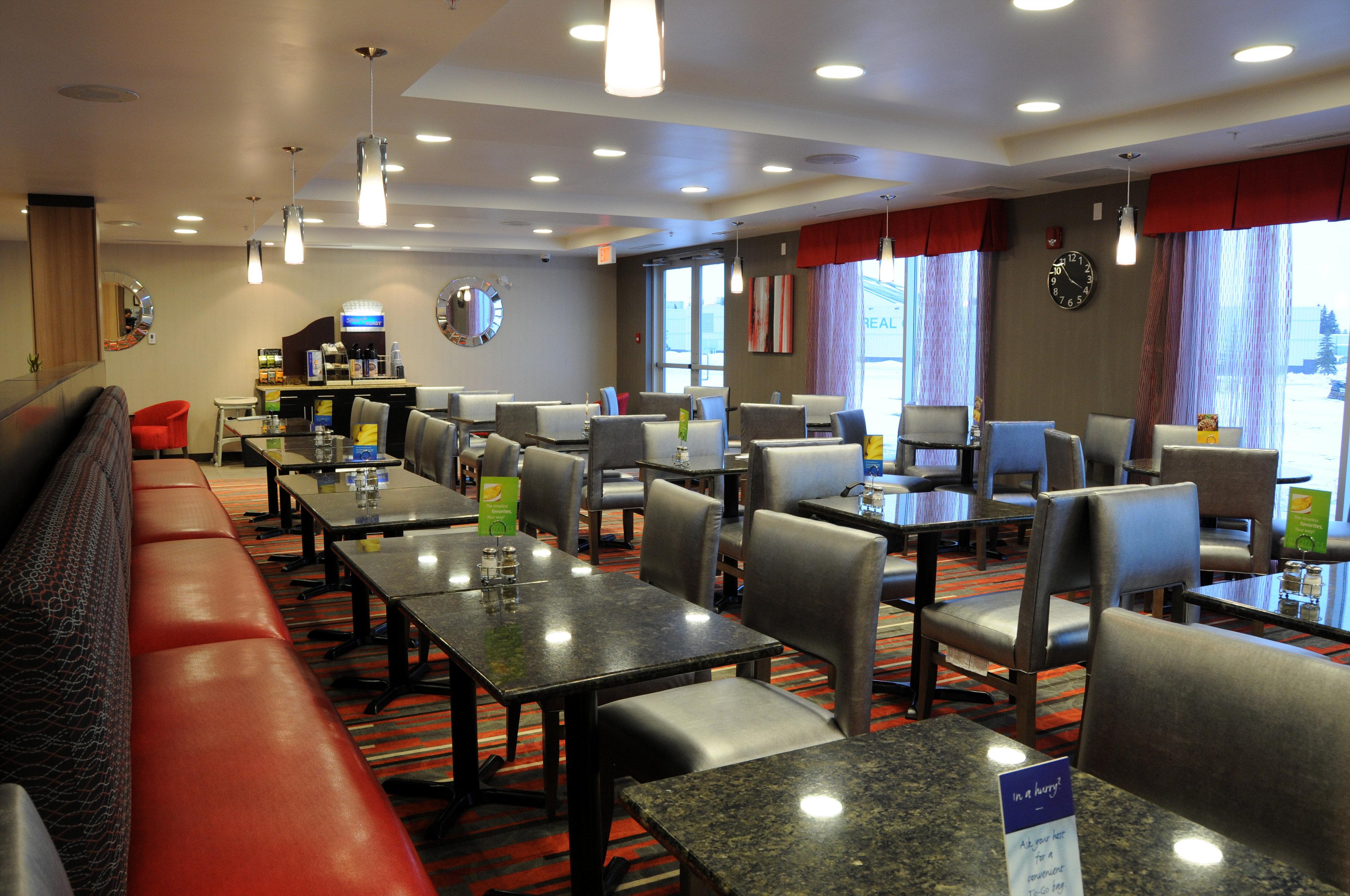 Chateau Inn & Suites Bonnyville Exteriér fotografie