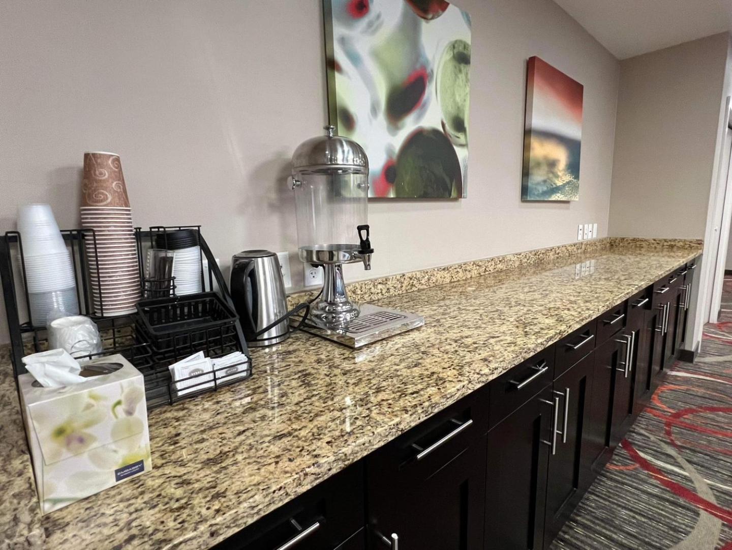 Chateau Inn & Suites Bonnyville Exteriér fotografie