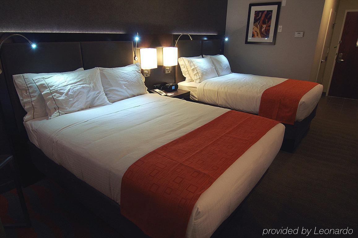 Chateau Inn & Suites Bonnyville Exteriér fotografie