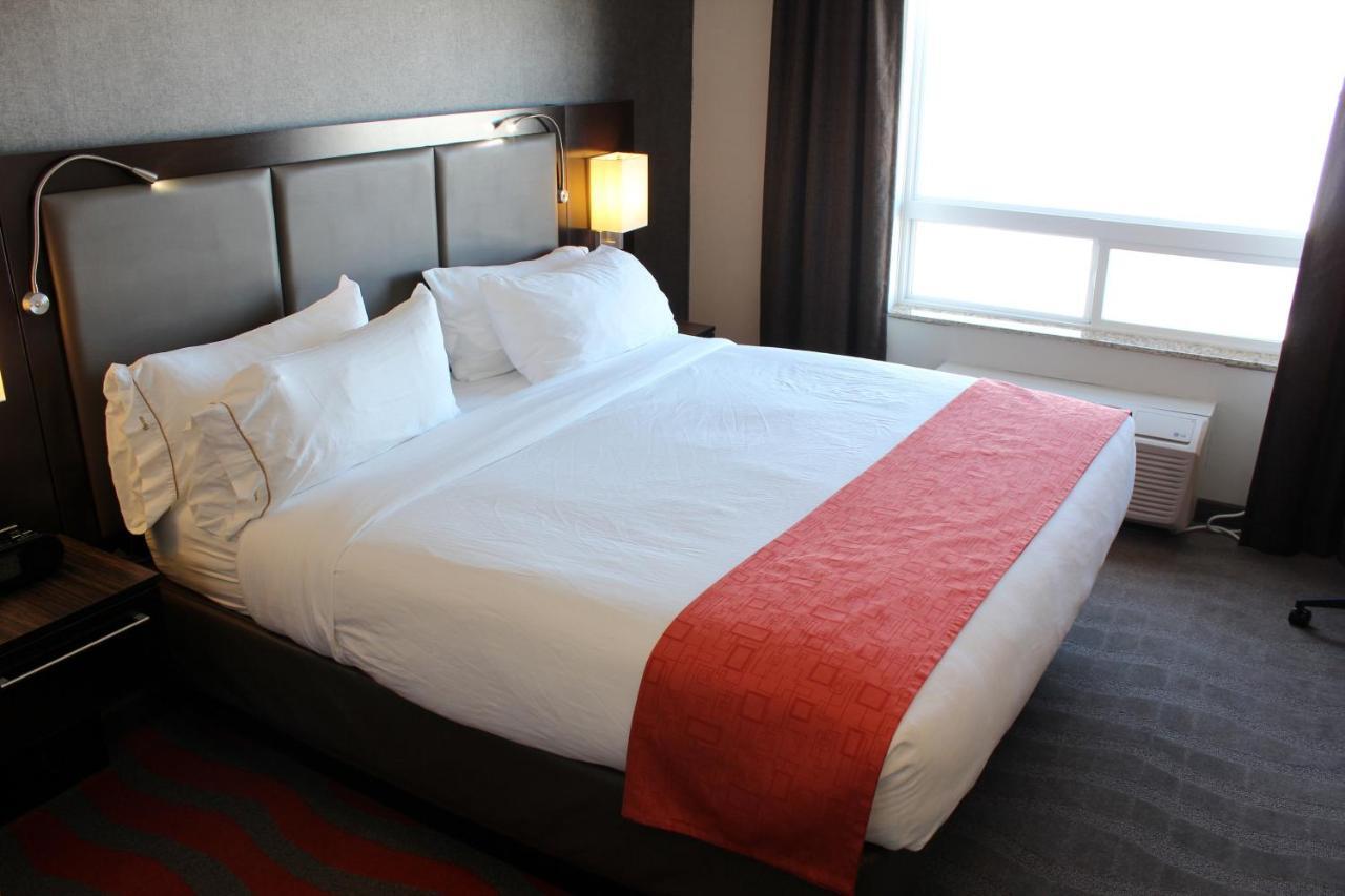 Chateau Inn & Suites Bonnyville Exteriér fotografie